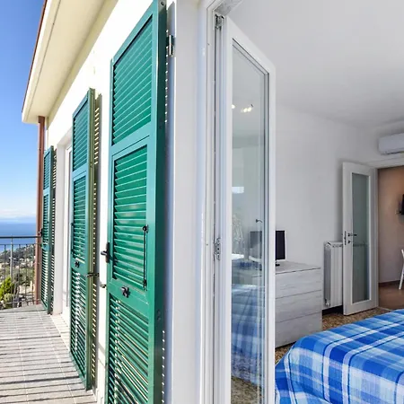 2 Bedroom Pet Friendly In Lägenhet Recco
