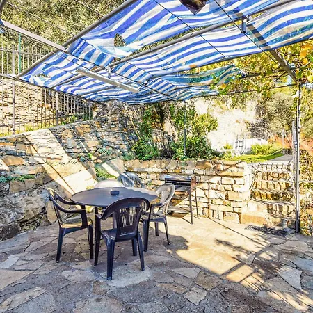 2 Bedroom Pet Friendly In Recco