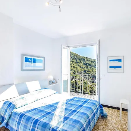 Lägenhet 2 Bedroom Pet Friendly In Recco